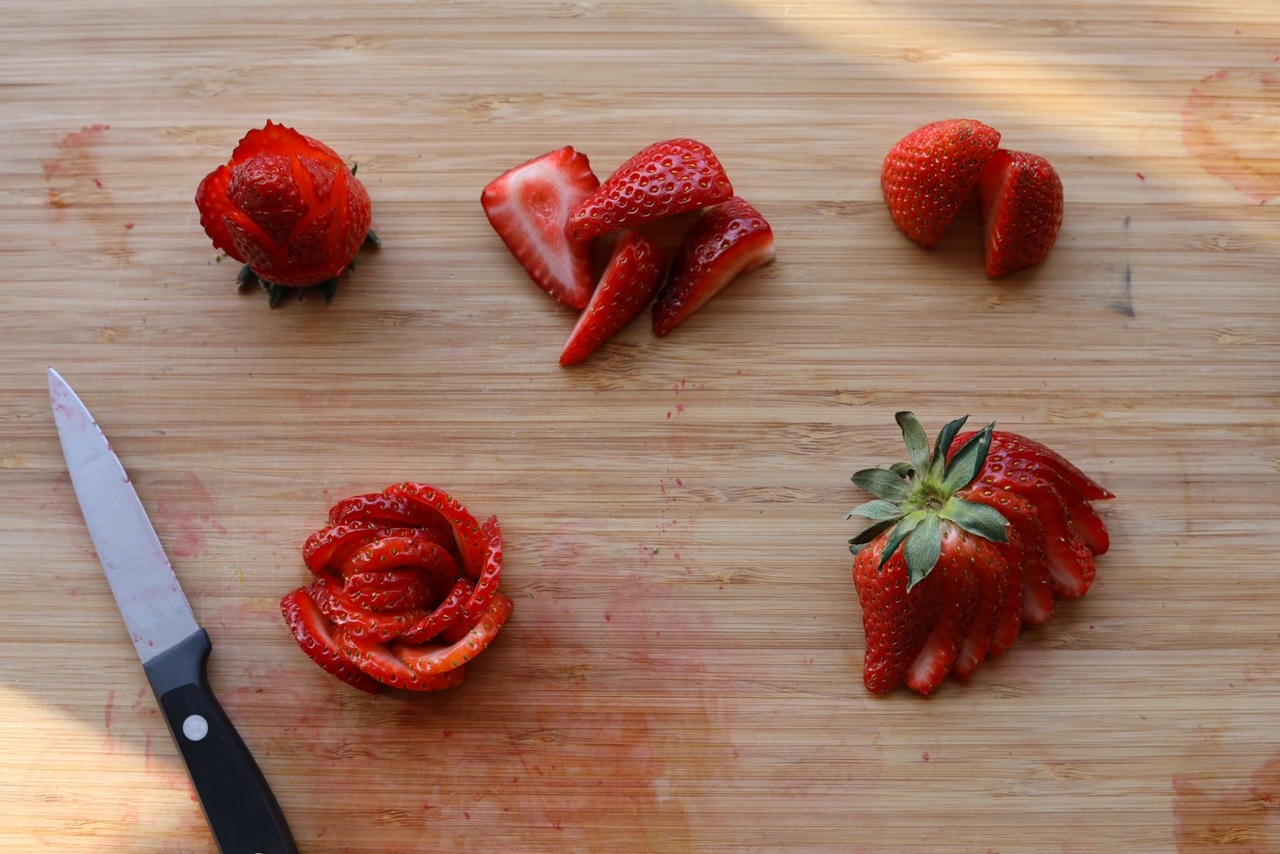How to Cut Strawberries for Charcuterie Board (9 ideas) - Little Foodie ...